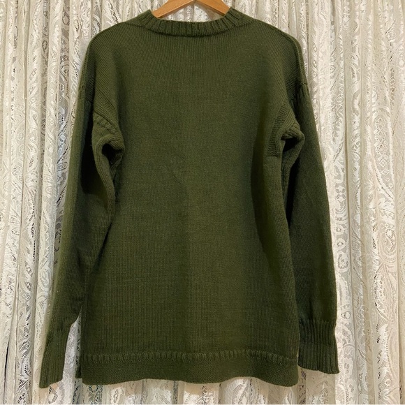Wool knit unisex sweater. - Picture 3 of 4